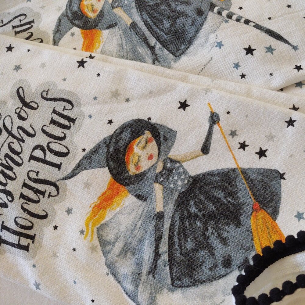 "its just a bunch of Hocus Pocus" 🧹Hand-Towels~ SeT of 2